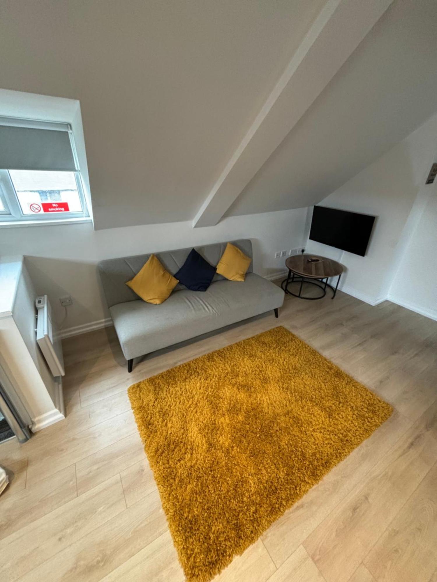 Lovely Spacious Loft Close To Train Station Worthing Exterior photo